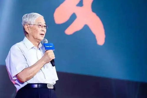 爱摆摊的教育者 朱永新教授口中的‘大哥大’